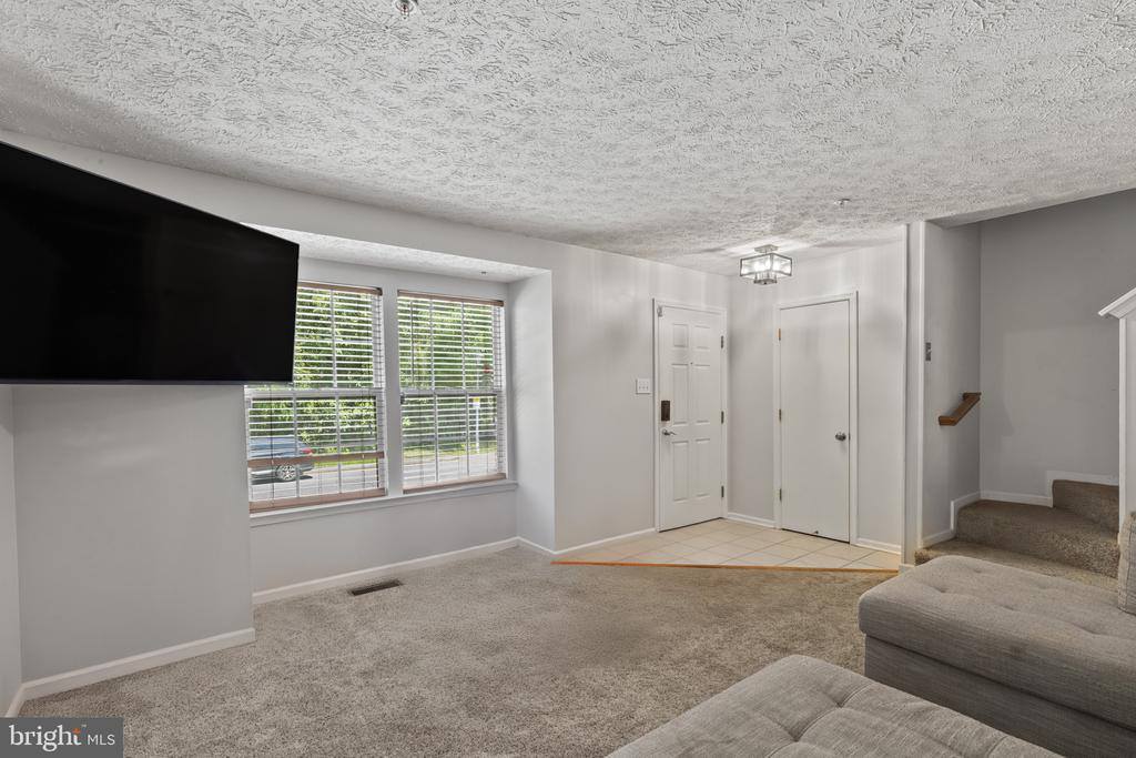 2042 Hackberry Road, Baltimore, MD 21221