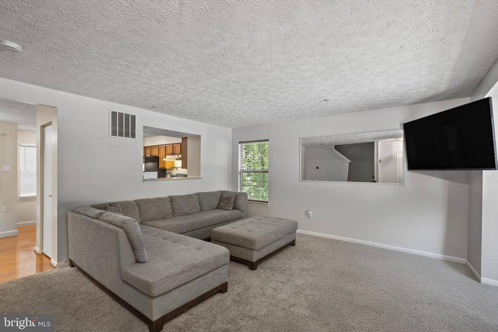 2042 Hackberry Road, Baltimore, MD 21221