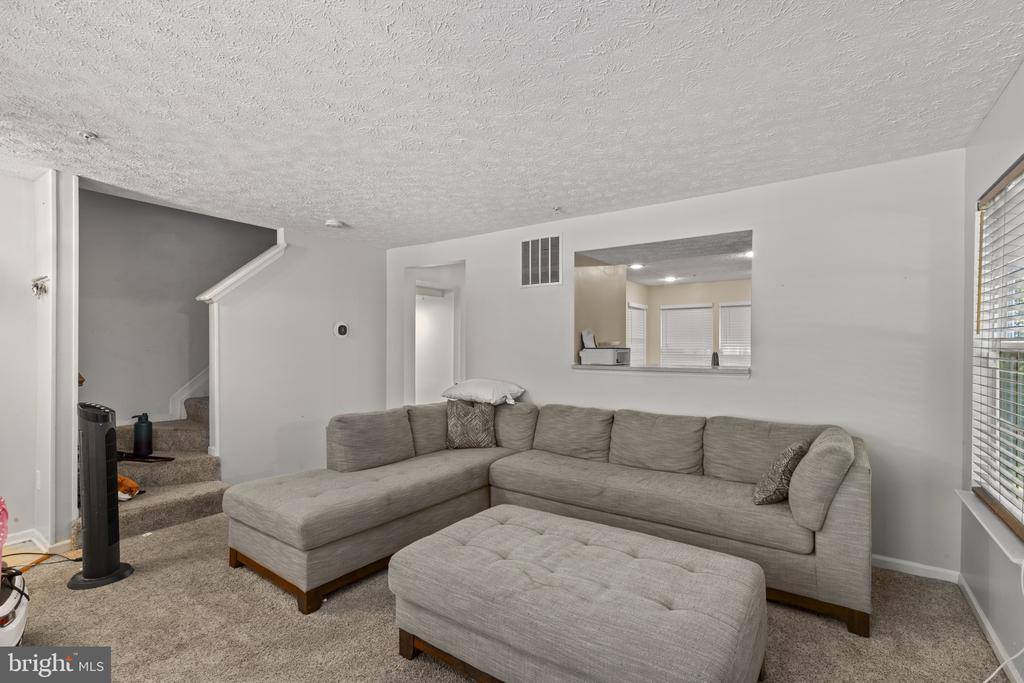 2042 Hackberry Road, Baltimore, MD 21221