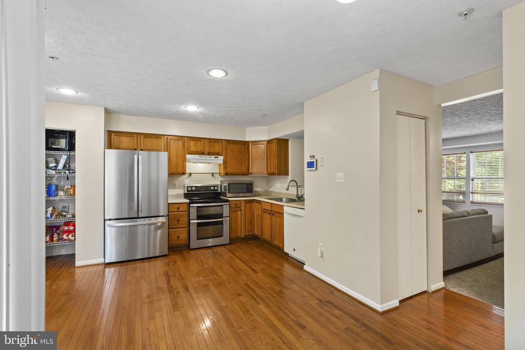 2042 Hackberry Road, Baltimore, MD 21221