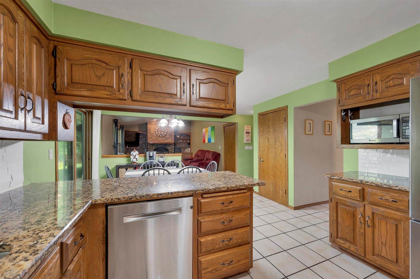 2067 South Point Road, Green Bay, WI 54313