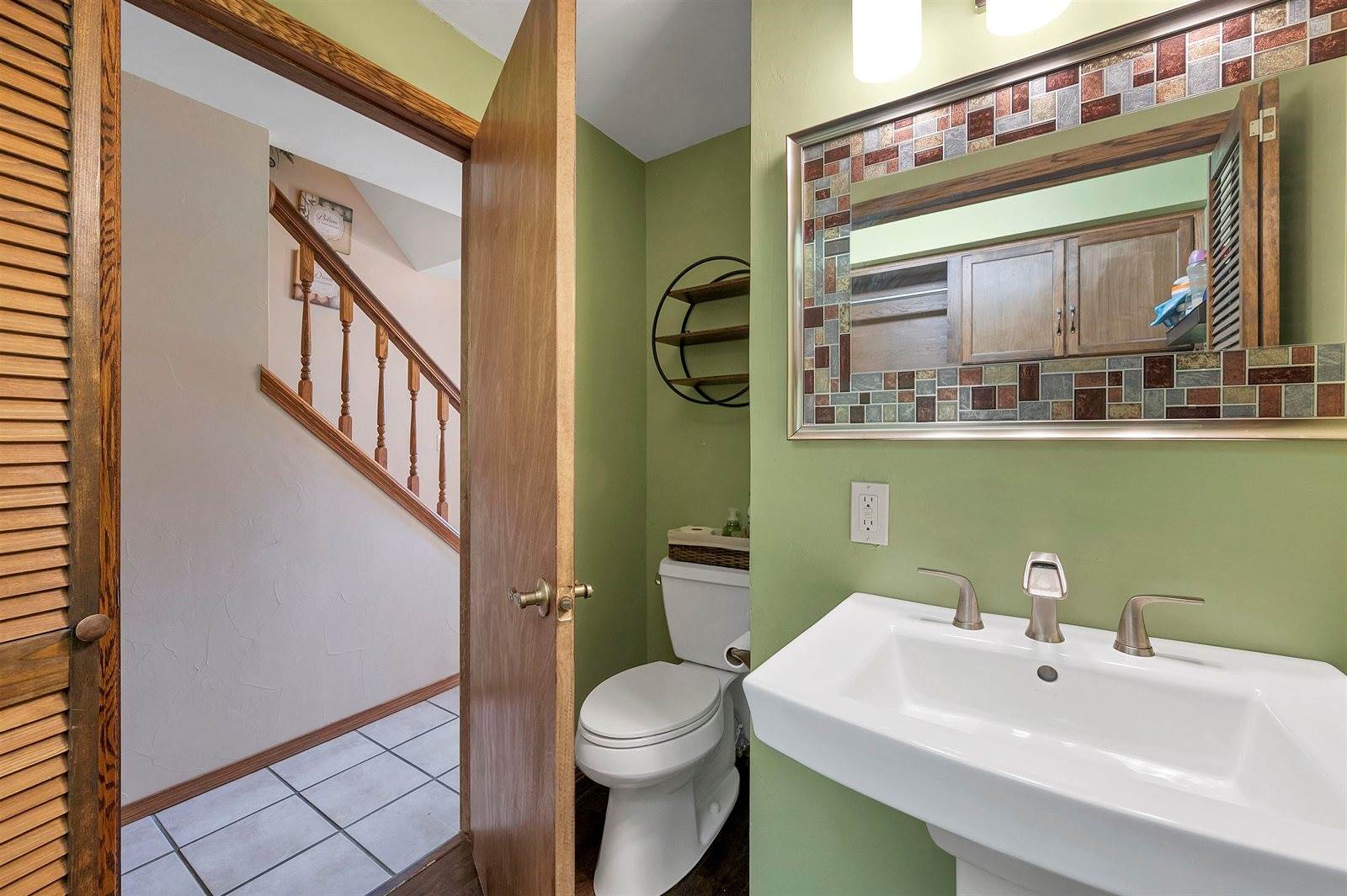 2067 South Point Road, Green Bay, WI 54313