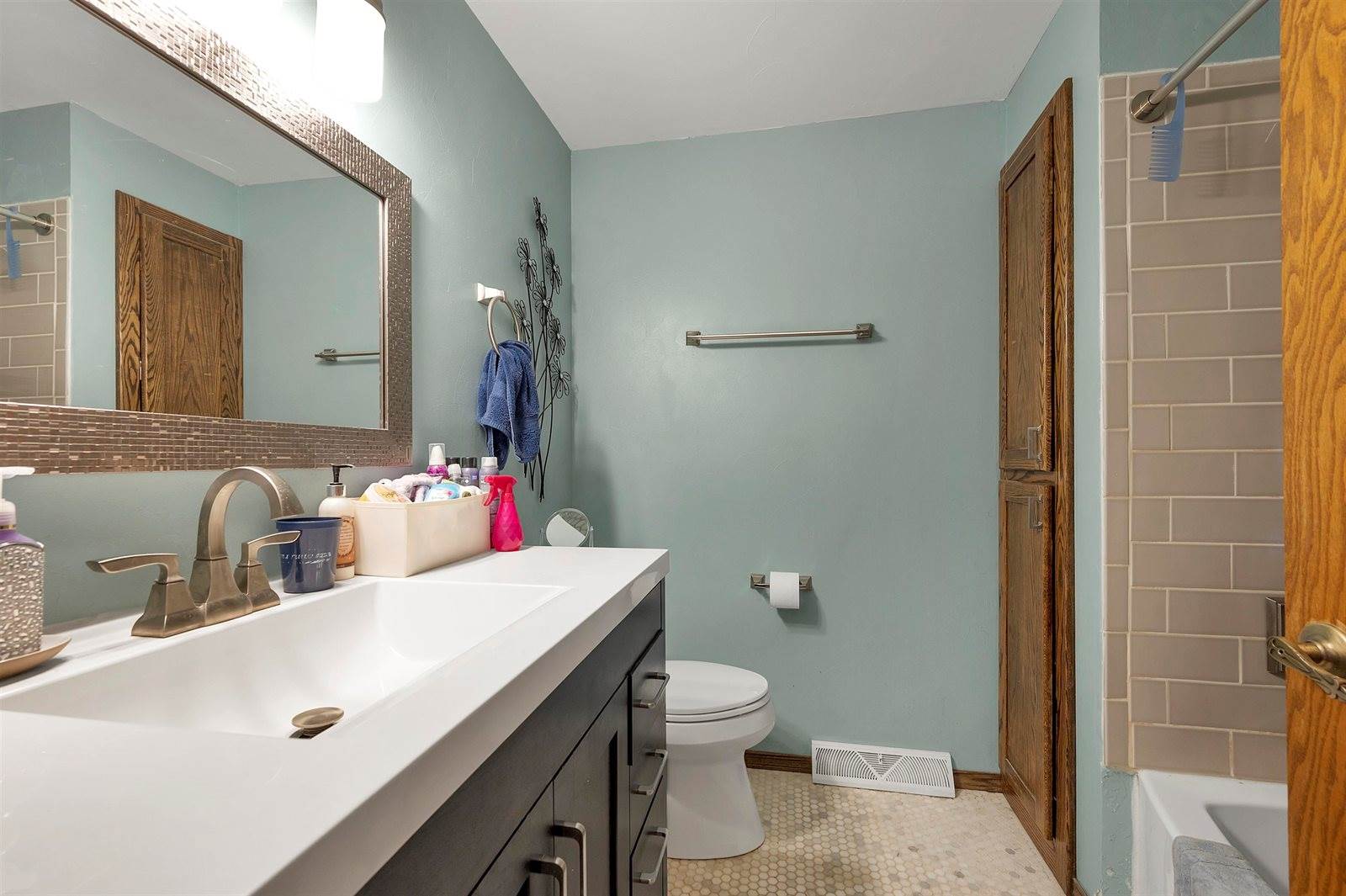 2067 South Point Road, Green Bay, WI 54313