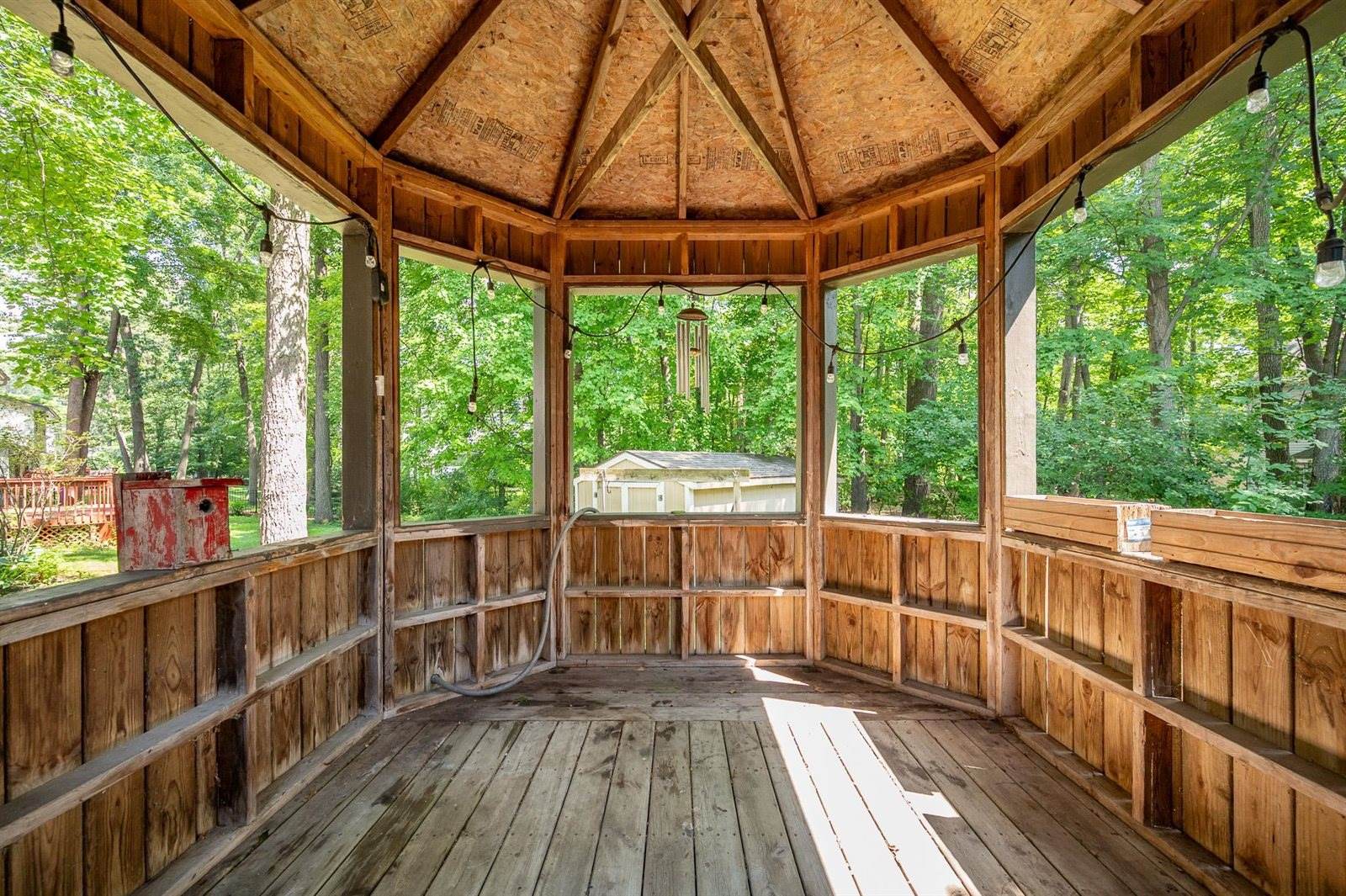 2067 South Point Road, Green Bay, WI 54313