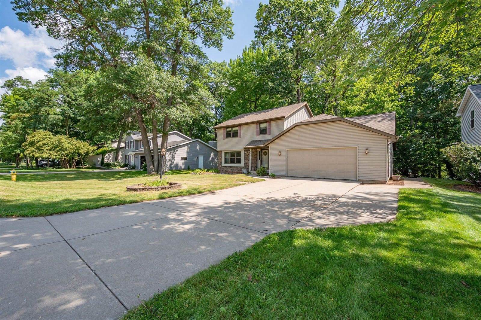 2067 South Point Road, Green Bay, WI 54313