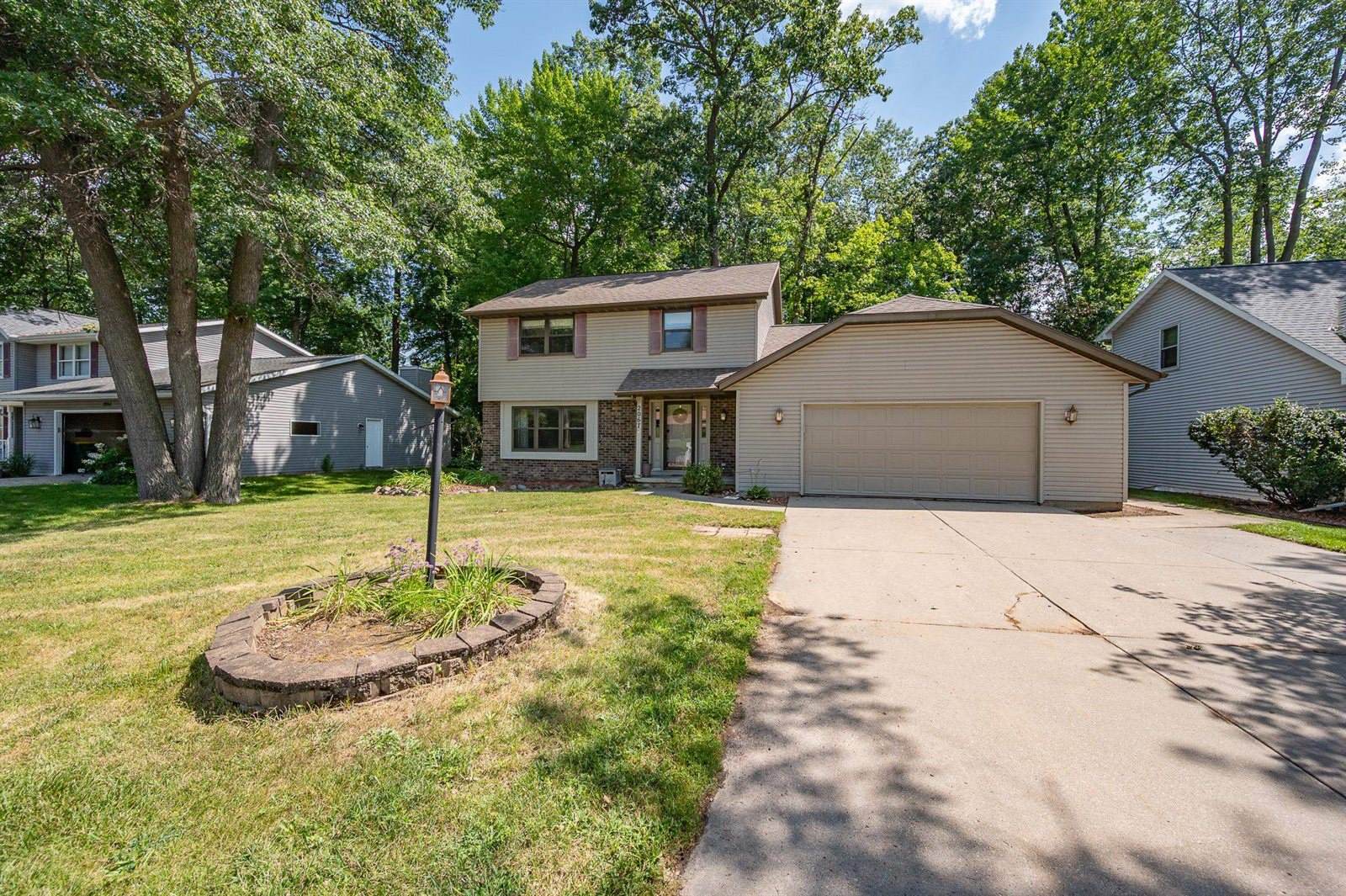 2067 South Point Road, Green Bay, WI 54313