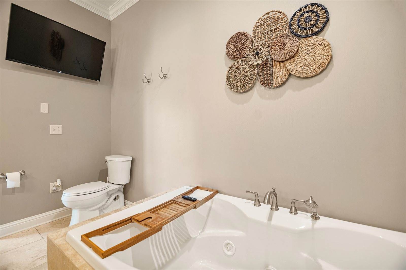 517 South Clear Creek Cir, Wichita, KS 67230