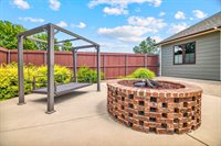 517 South Clear Creek Cir, Wichita, KS 67230