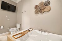 517 South Clear Creek Cir, Wichita, KS 67230