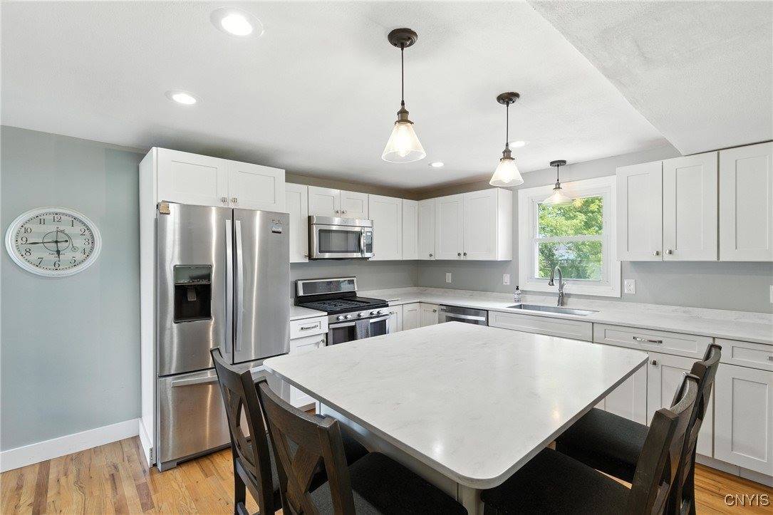 7988 Amor Drive, Clay, NY 13088