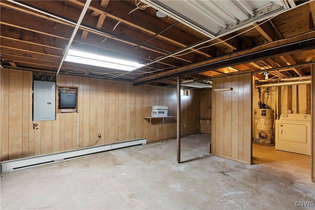 7988 Amor Drive, Clay, NY 13088