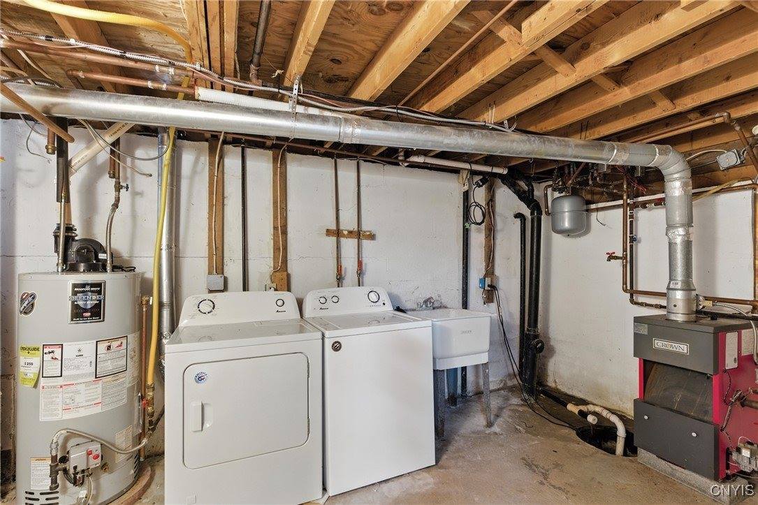 7988 Amor Drive, Clay, NY 13088