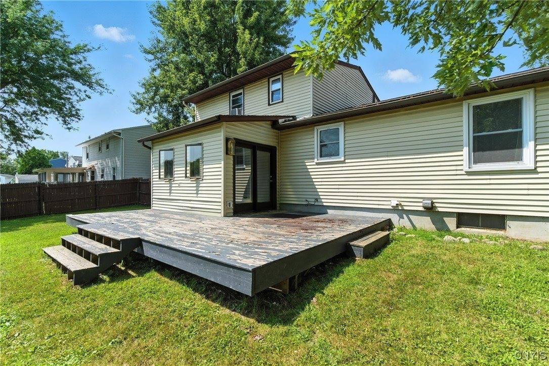 7988 Amor Drive, Clay, NY 13088