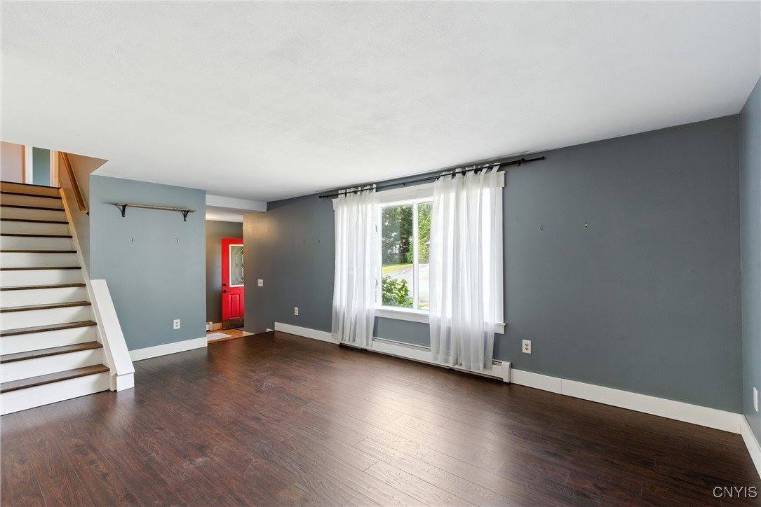 7988 Amor Drive, Clay, NY 13088