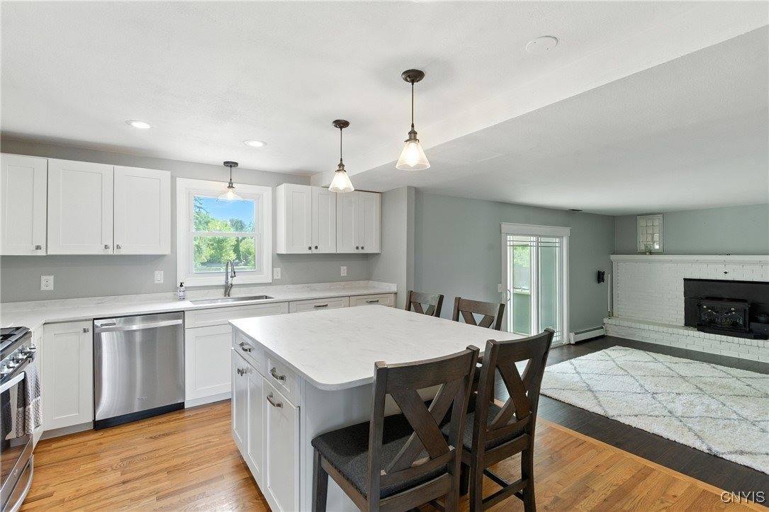 7988 Amor Drive, Clay, NY 13088