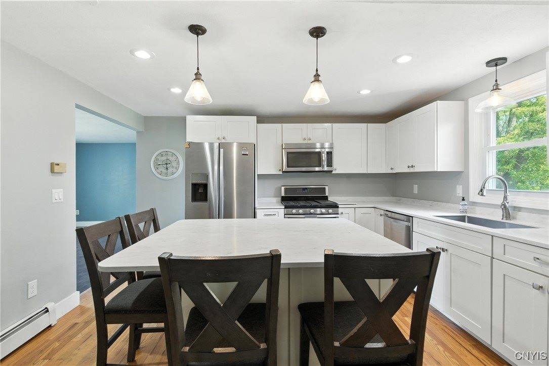 7988 Amor Drive, Clay, NY 13088