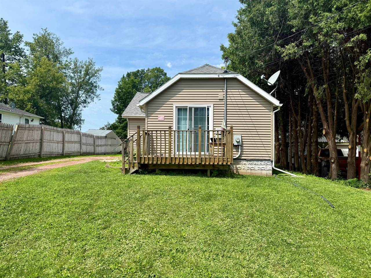 104 N Elm Ave, Marshfield, WI 54449