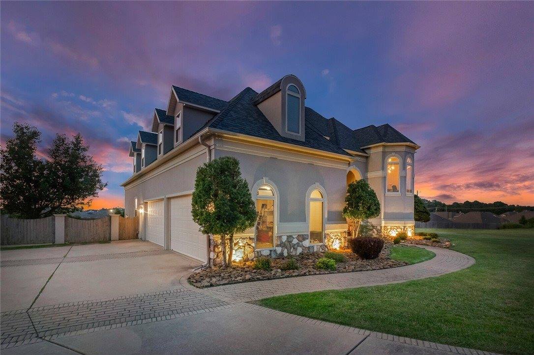 11896 Lakenheath Drive, Bentonville, AR 72712