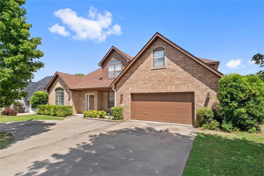 500 Coachlight Drive, Bentonville, AR 72712