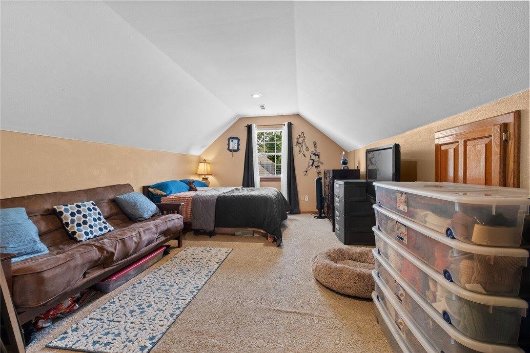 500 Coachlight Drive, Bentonville, AR 72712