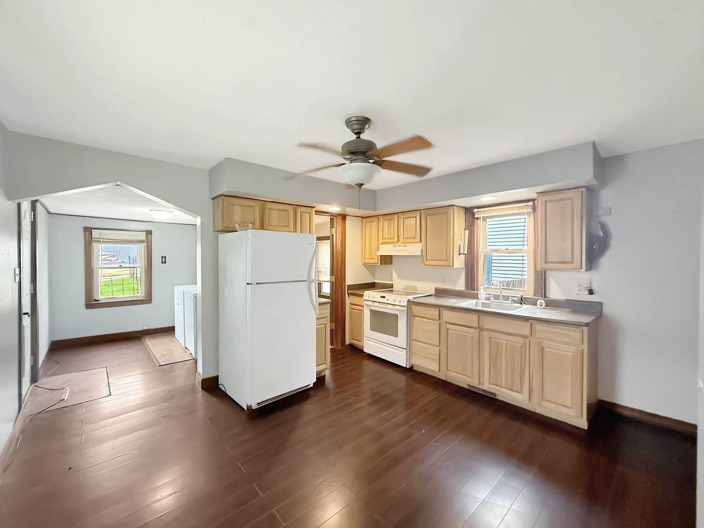 213 Main Street, Leaf River, IL 61047