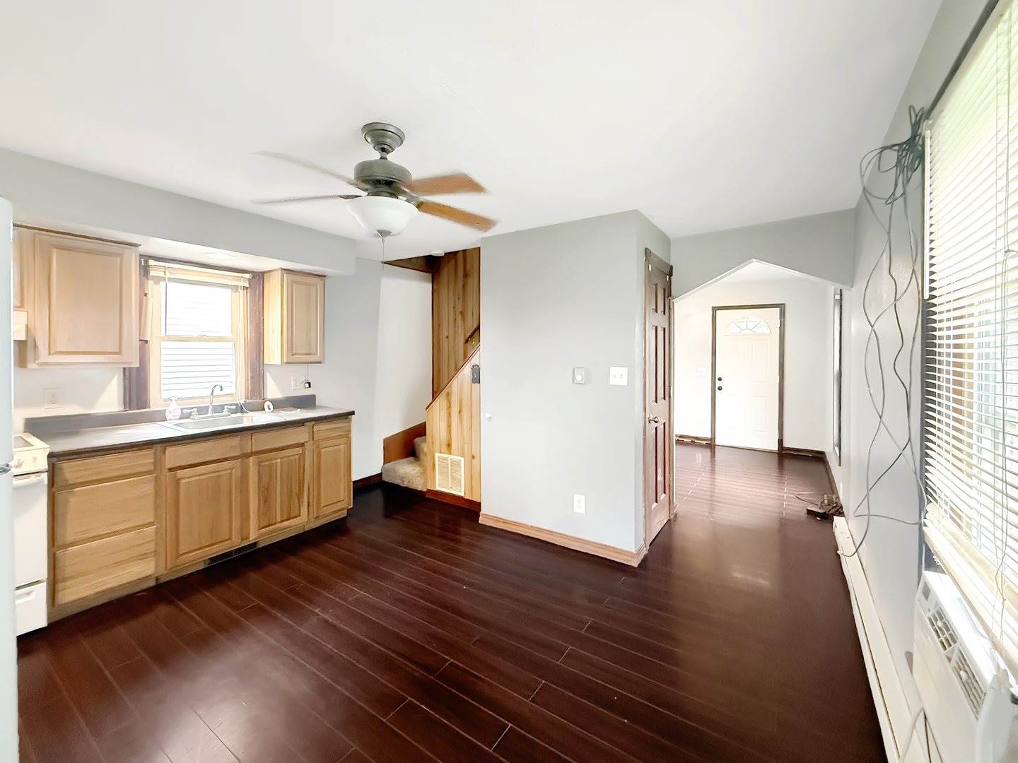 213 Main Street, Leaf River, IL 61047