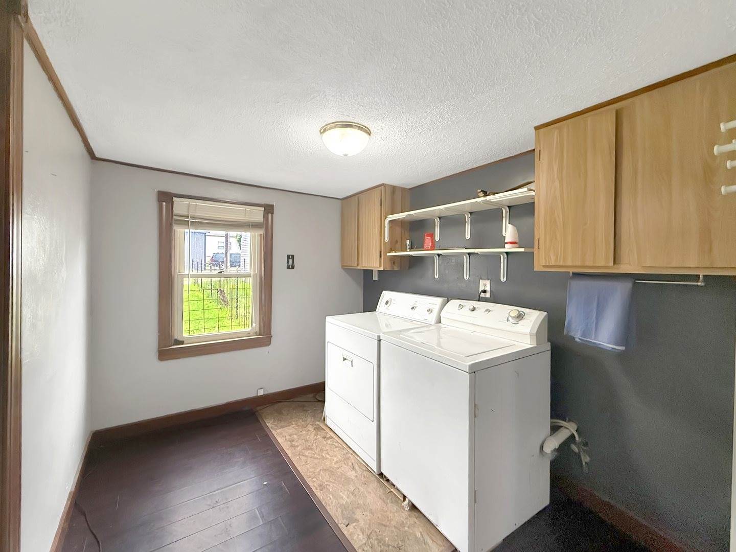 213 Main Street, Leaf River, IL 61047