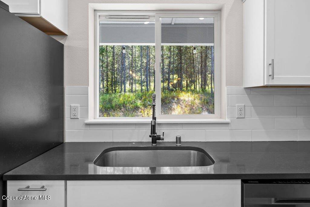 31500 North Tiara Lane, Athol, ID 83801