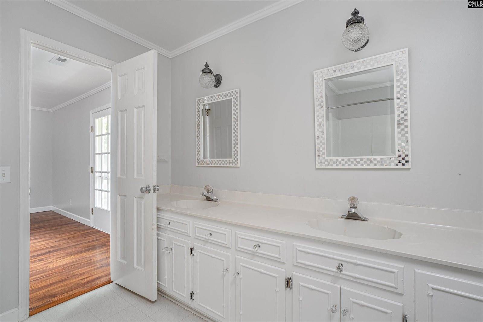 62 Dogwood Acres Trail, Saint Matthews, SC 29135