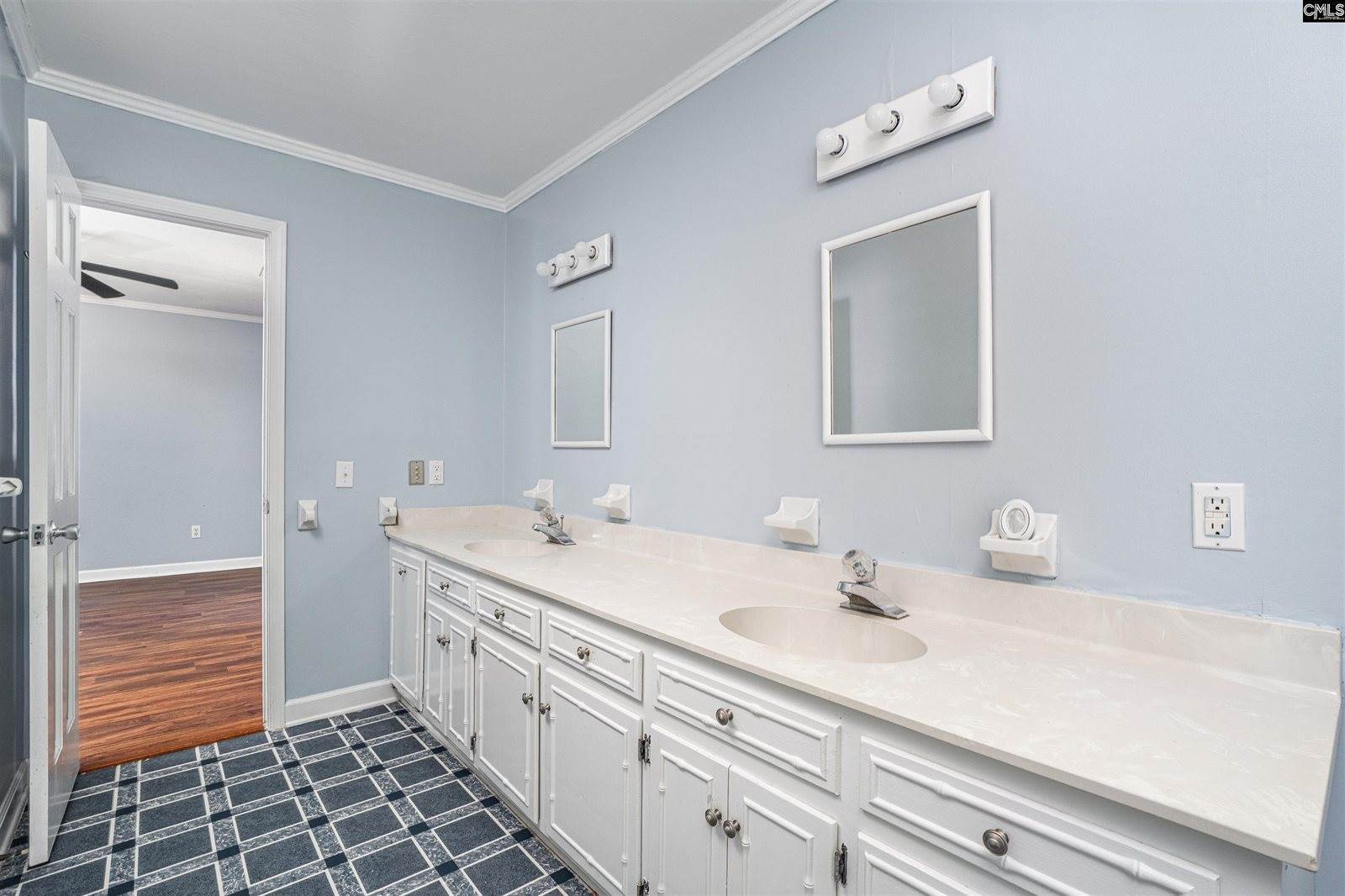 62 Dogwood Acres Trail, Saint Matthews, SC 29135