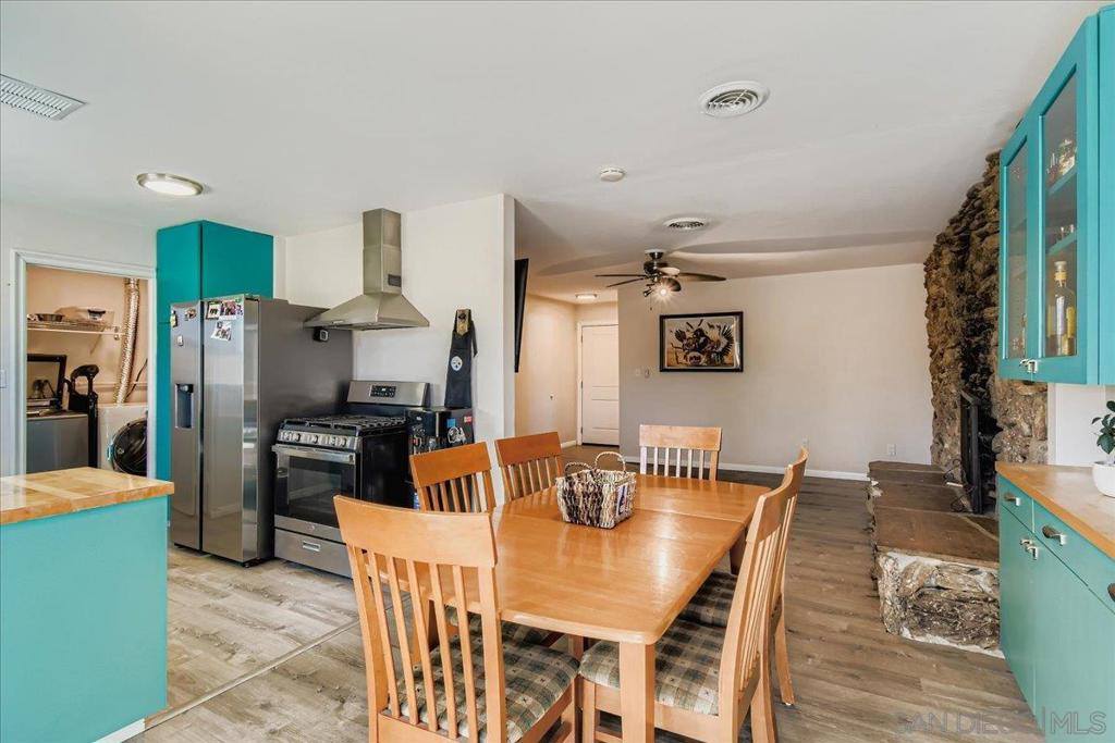 992 Ednabelle Ct, El Cajon, CA 92021