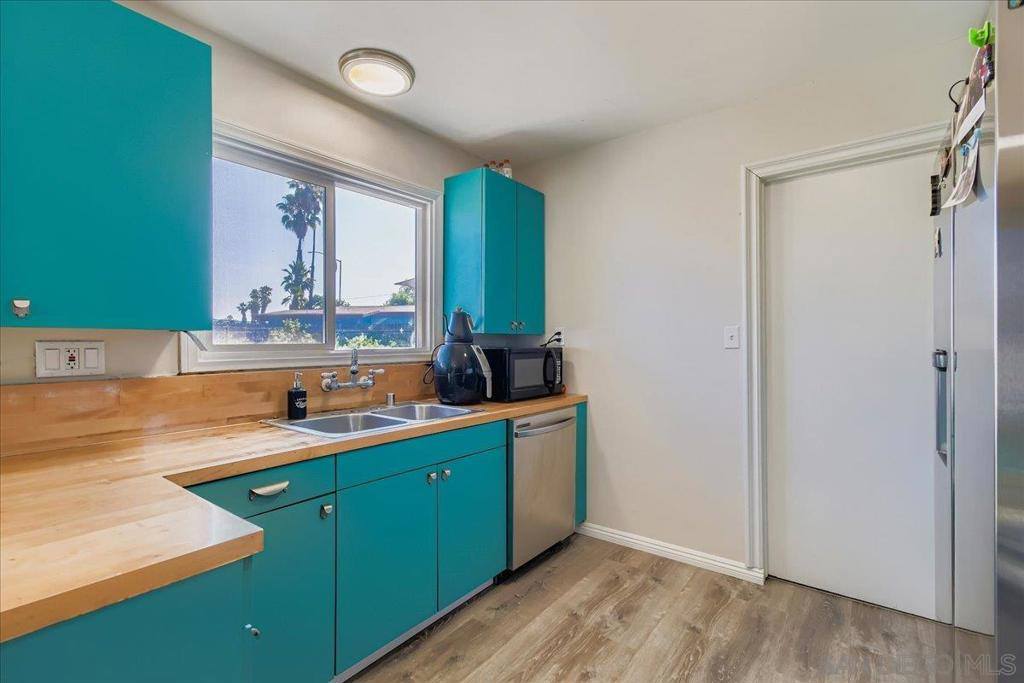 992 Ednabelle Ct, El Cajon, CA 92021