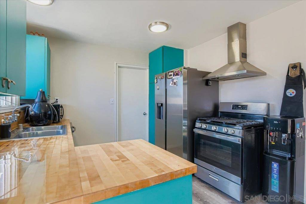 992 Ednabelle Ct, El Cajon, CA 92021