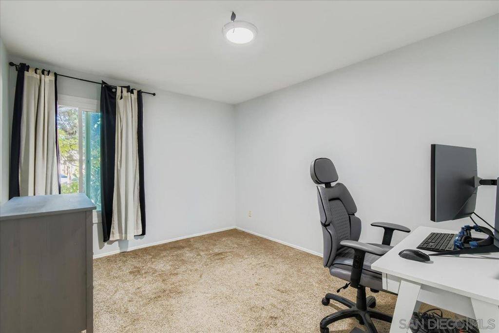 992 Ednabelle Ct, El Cajon, CA 92021