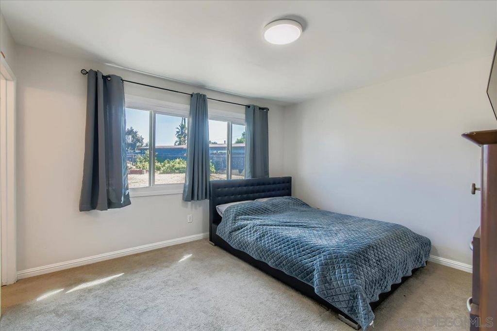 992 Ednabelle Ct, El Cajon, CA 92021