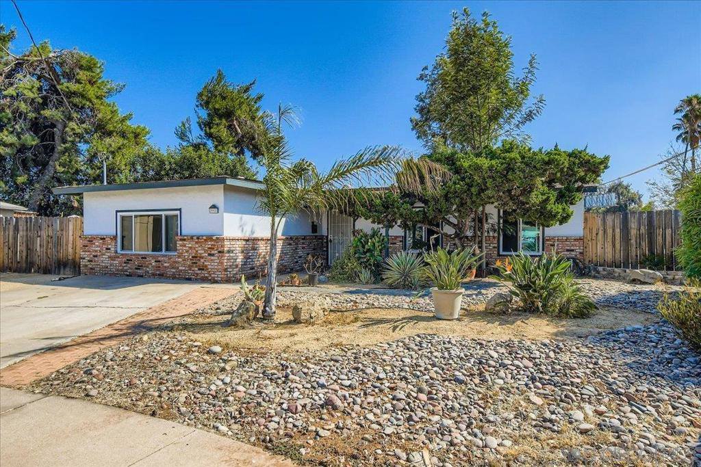 992 Ednabelle Ct, El Cajon, CA 92021