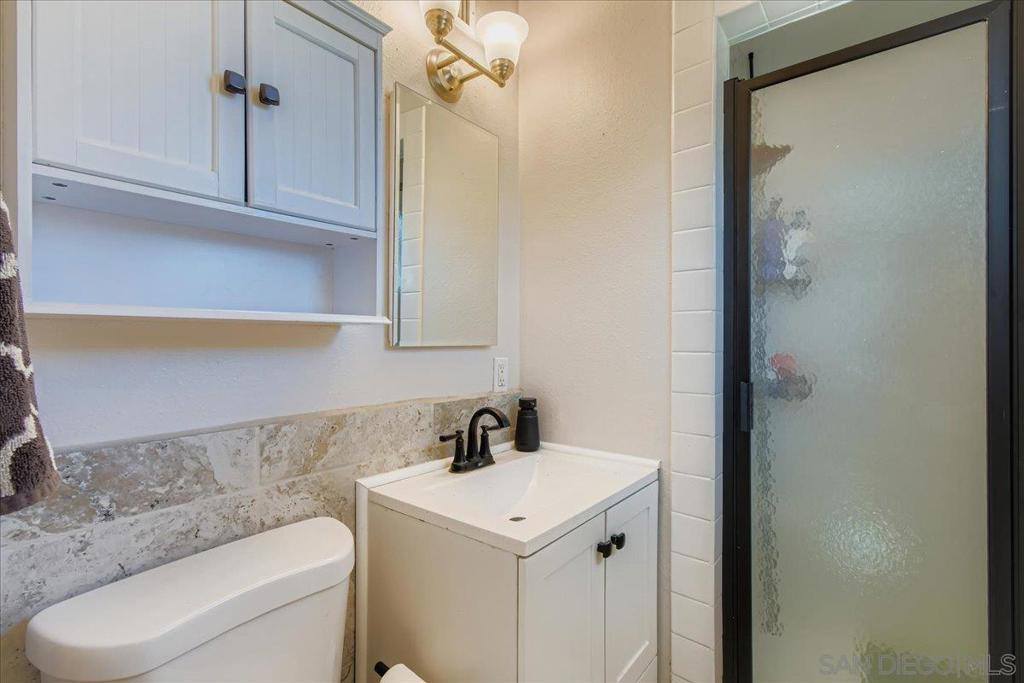 992 Ednabelle Ct, El Cajon, CA 92021