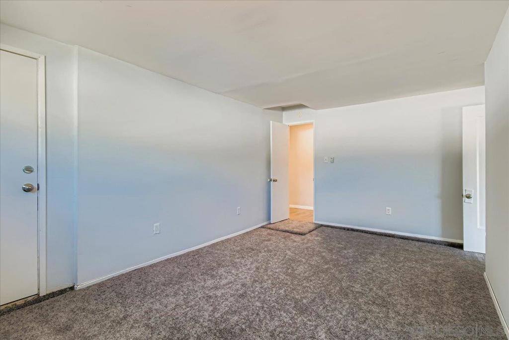 992 Ednabelle Ct, El Cajon, CA 92021