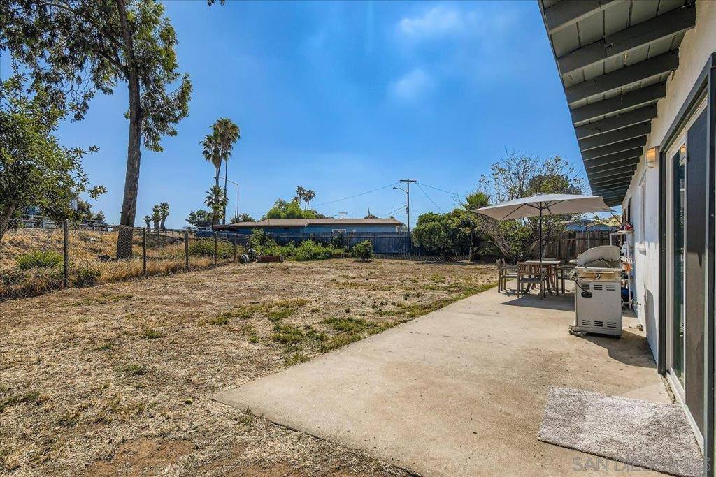 992 Ednabelle Ct, El Cajon, CA 92021