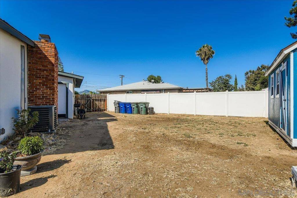 992 Ednabelle Ct, El Cajon, CA 92021