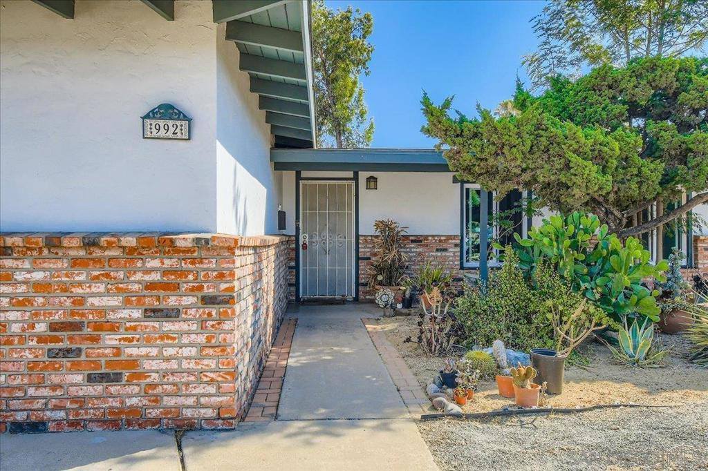 992 Ednabelle Ct, El Cajon, CA 92021