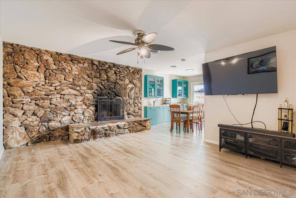 992 Ednabelle Ct, El Cajon, CA 92021