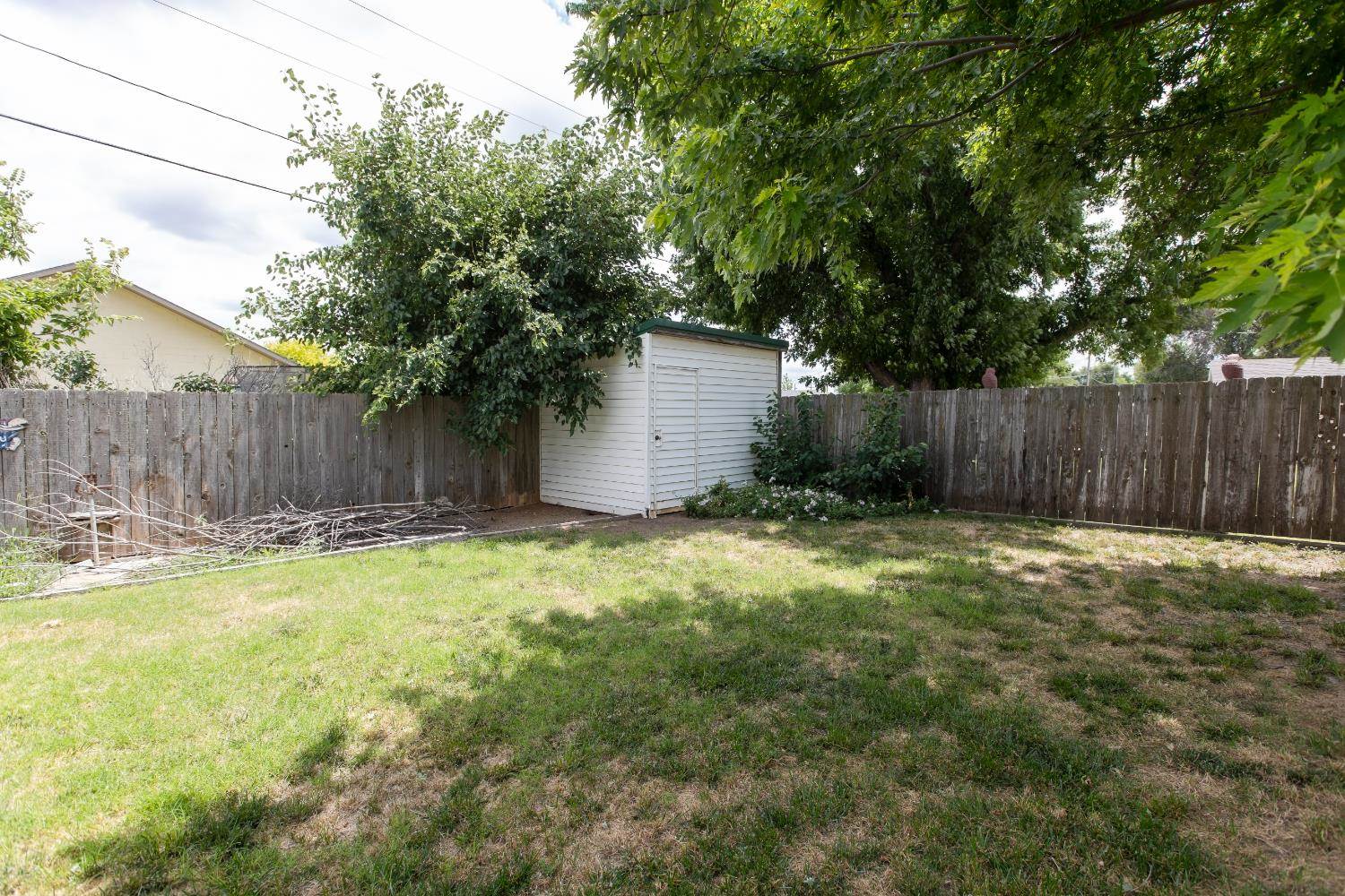 1300 South Pueblo Street, Satanta, KS 67870