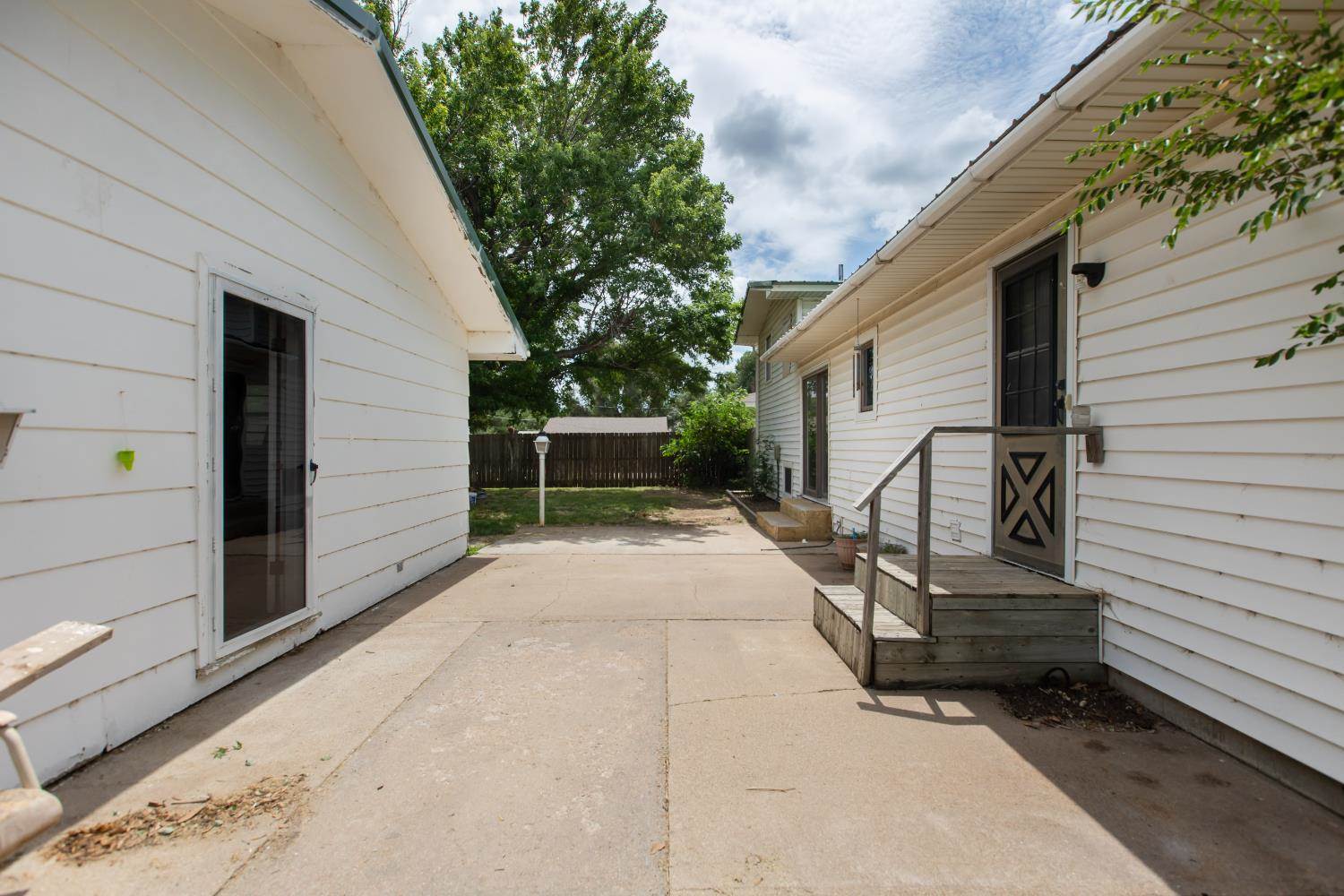 1300 South Pueblo Street, Satanta, KS 67870