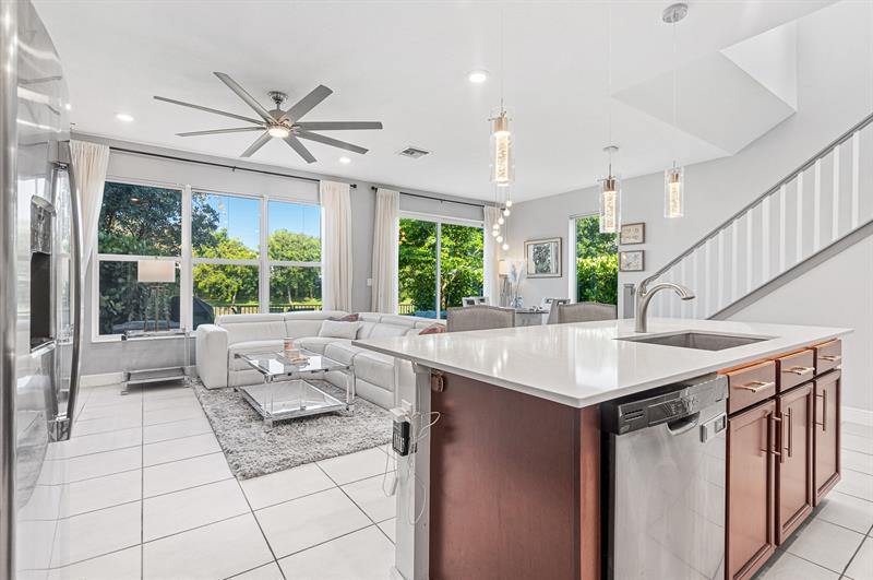 4350 Veleiros Ave, Deerfield Beach, FL 33064