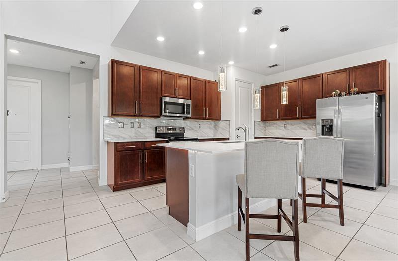 4350 Veleiros Ave, Deerfield Beach, FL 33064