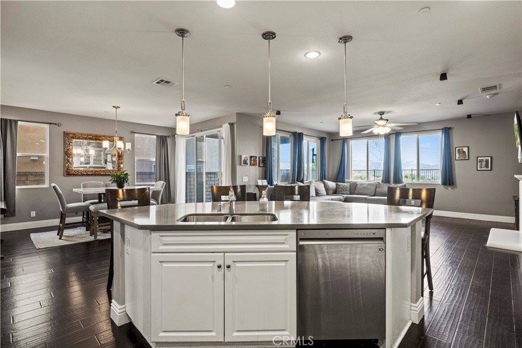 20556 Suzie Lane, Saugus, CA 91350