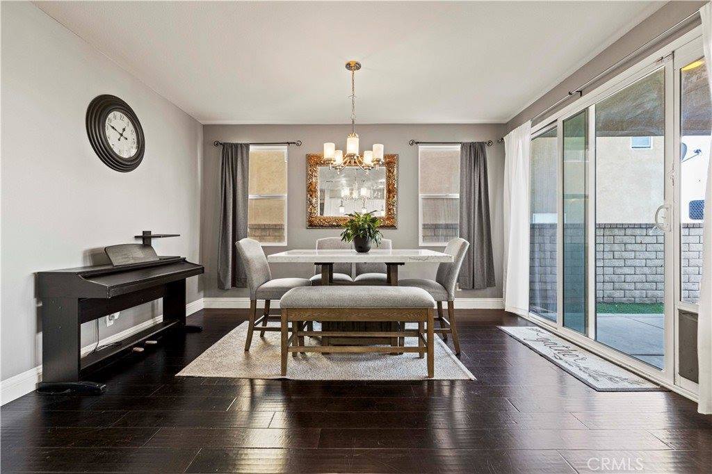 20556 Suzie Lane, Saugus, CA 91350