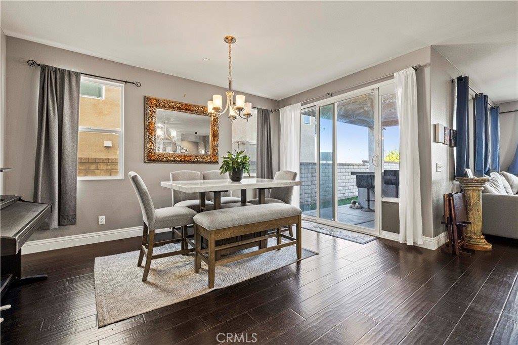 20556 Suzie Lane, Saugus, CA 91350