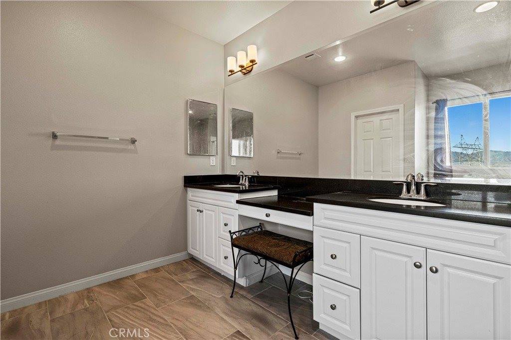 20556 Suzie Lane, Saugus, CA 91350